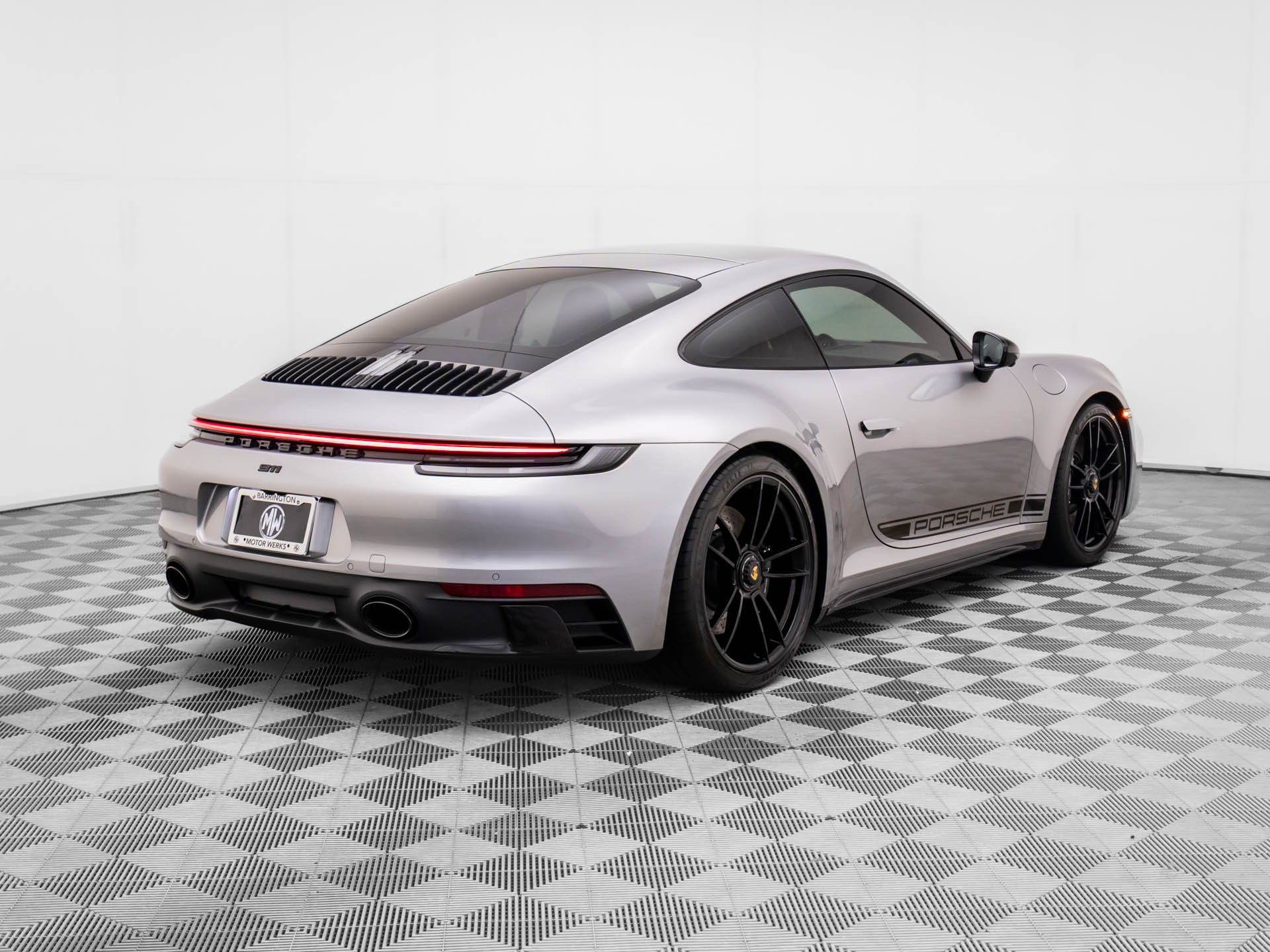 2024 Porsche 911 GTS photo 8