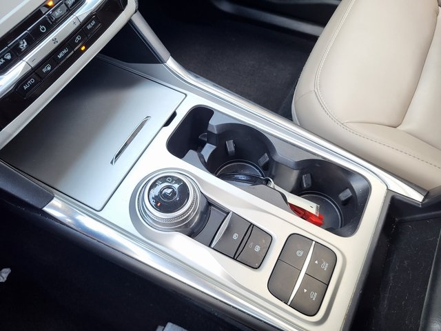2022 Ford Explorer XLT photo 9