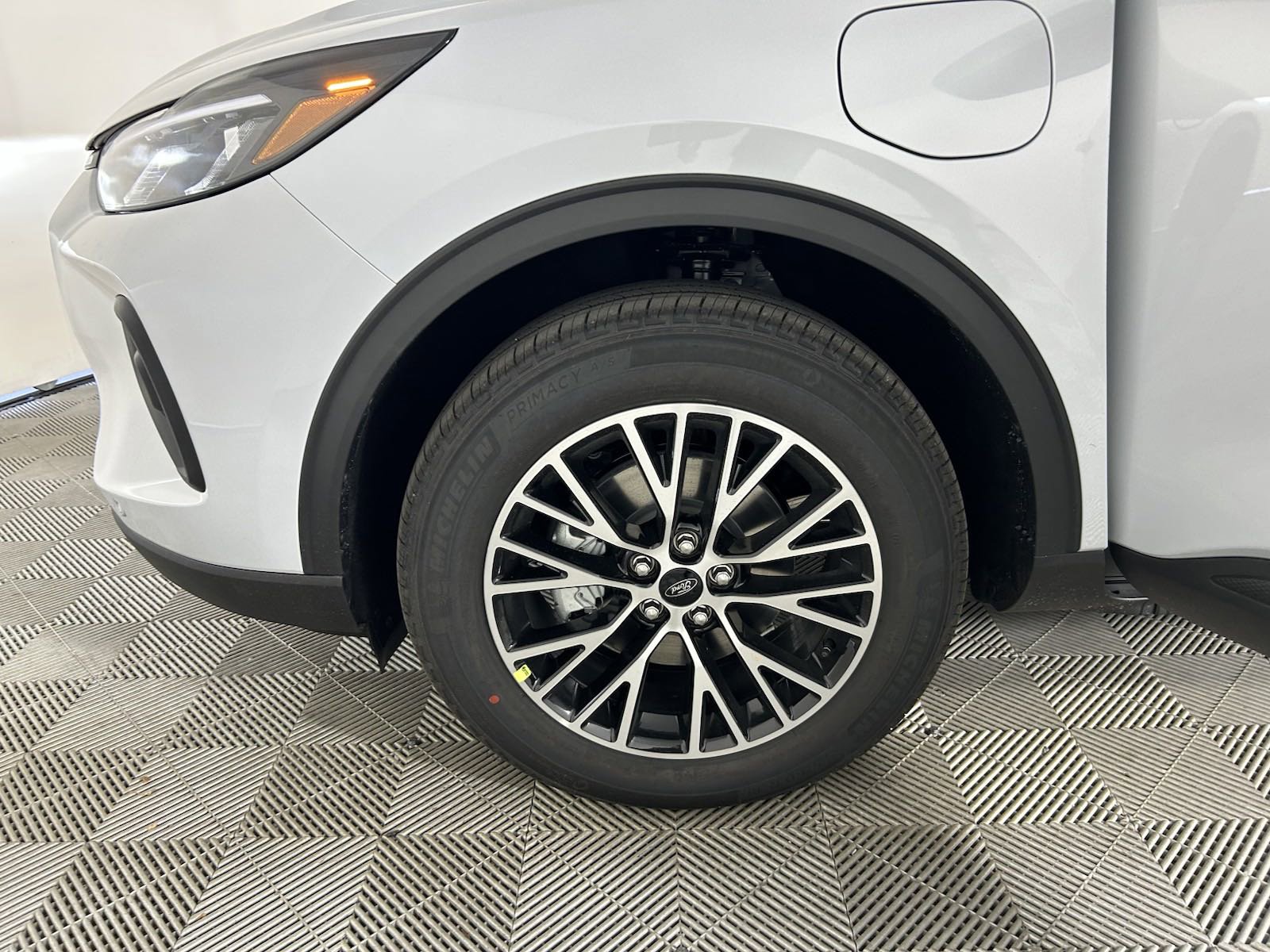2025 Ford Escape photo 33