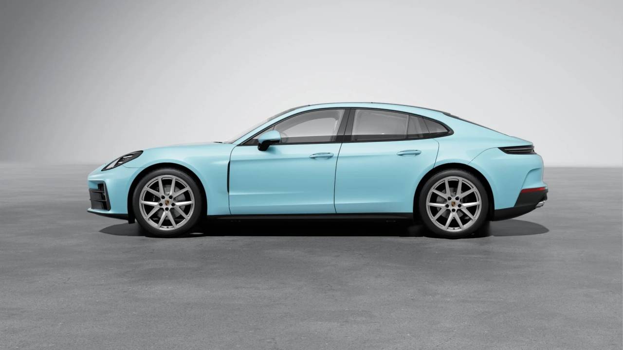 2026 Porsche Panamera 4 photo 2