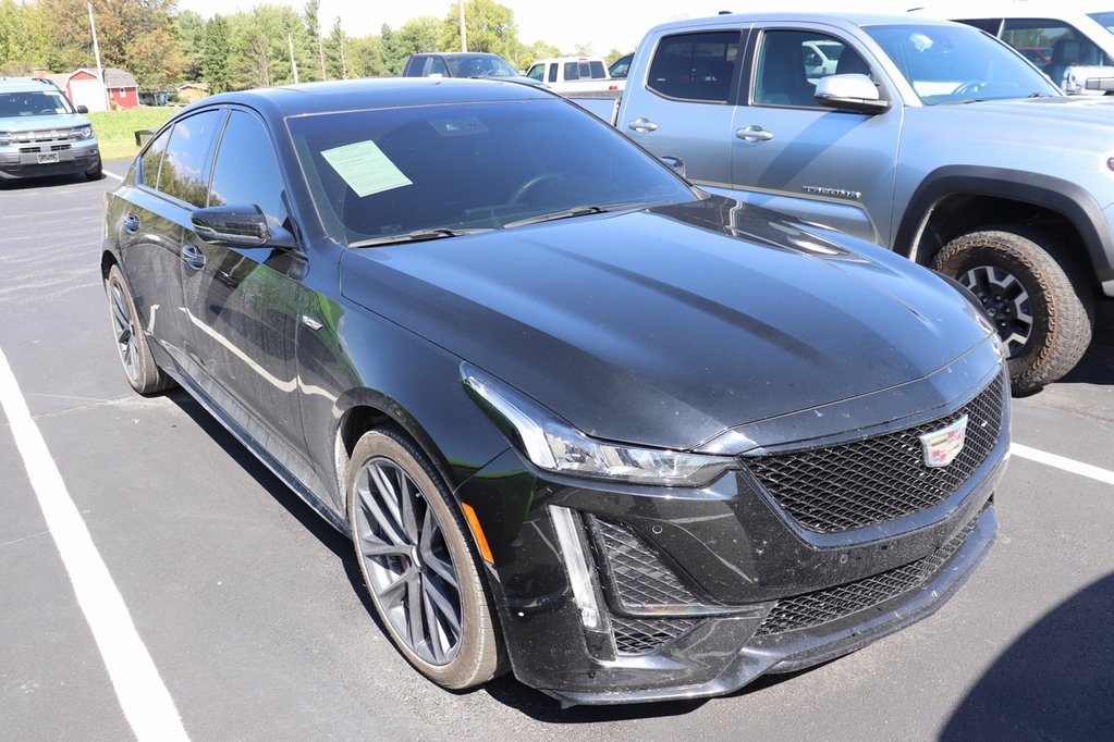 2023 Cadillac CT5 V photo 2