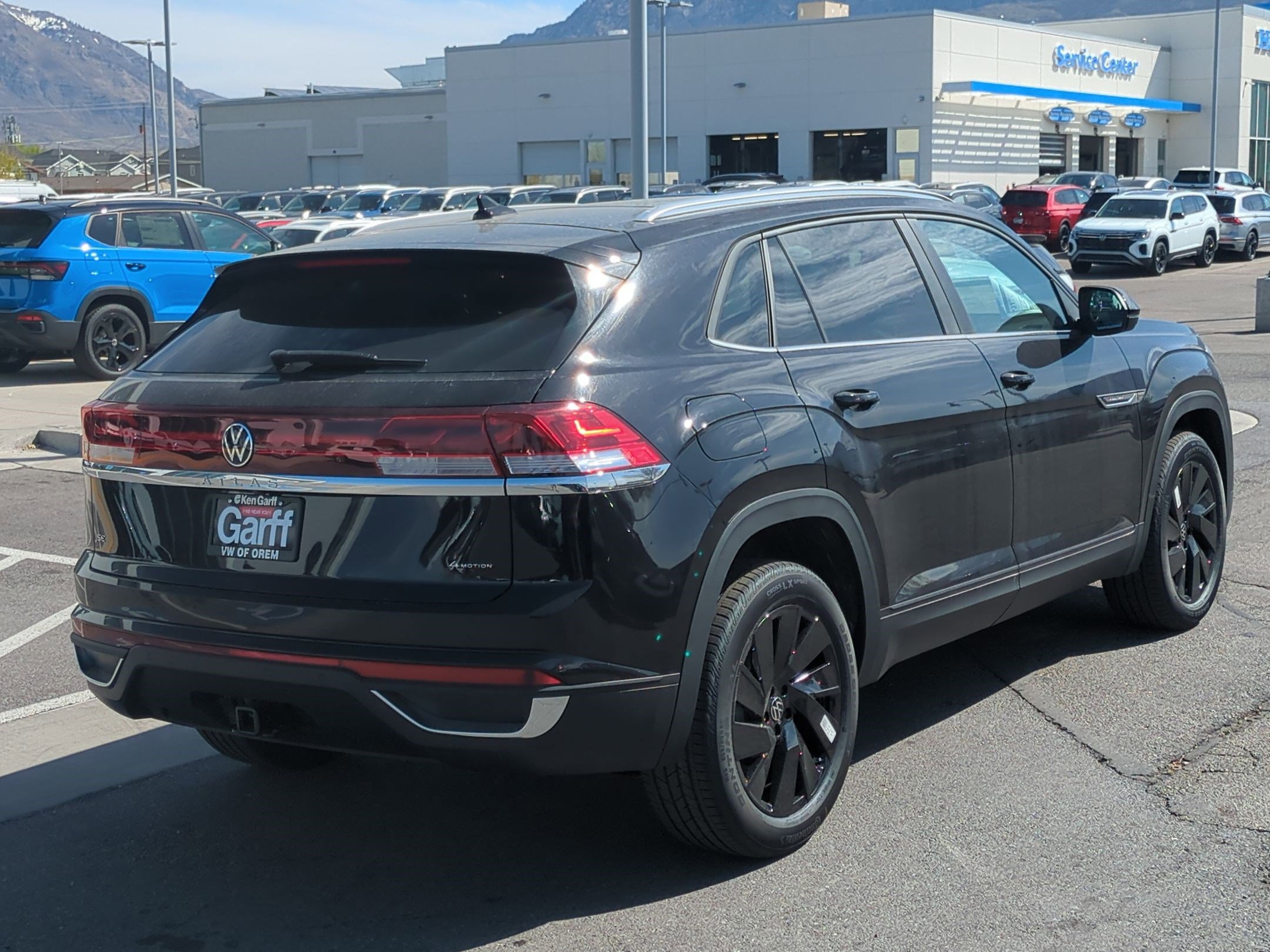 2025 Volkswagen Atlas Cross Sport SE Technology photo 3