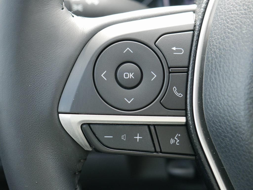 2021 Toyota Camry XLE photo 22