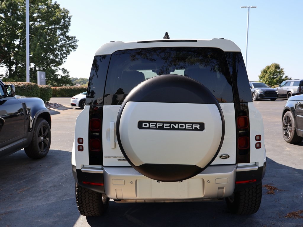 2020 Land Rover Defender 110 HSE photo 6