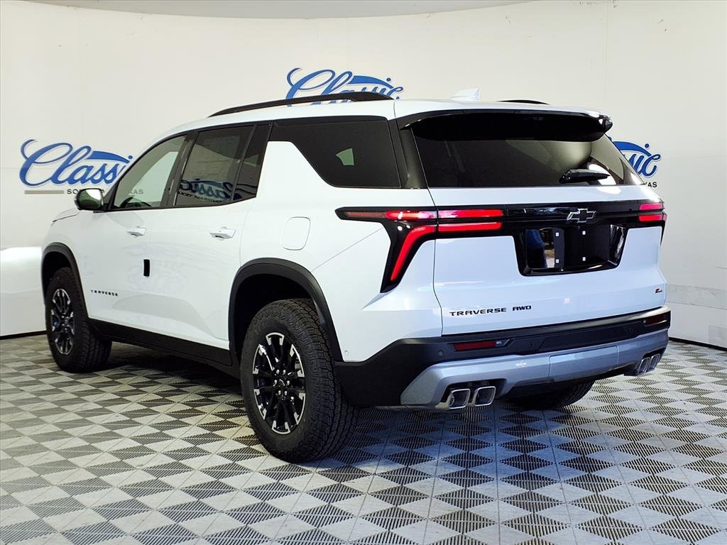 2026 Chevrolet Traverse Z71 photo 2