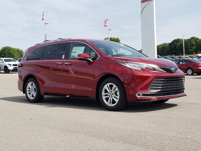 2025 Toyota Sienna Limited photo 3