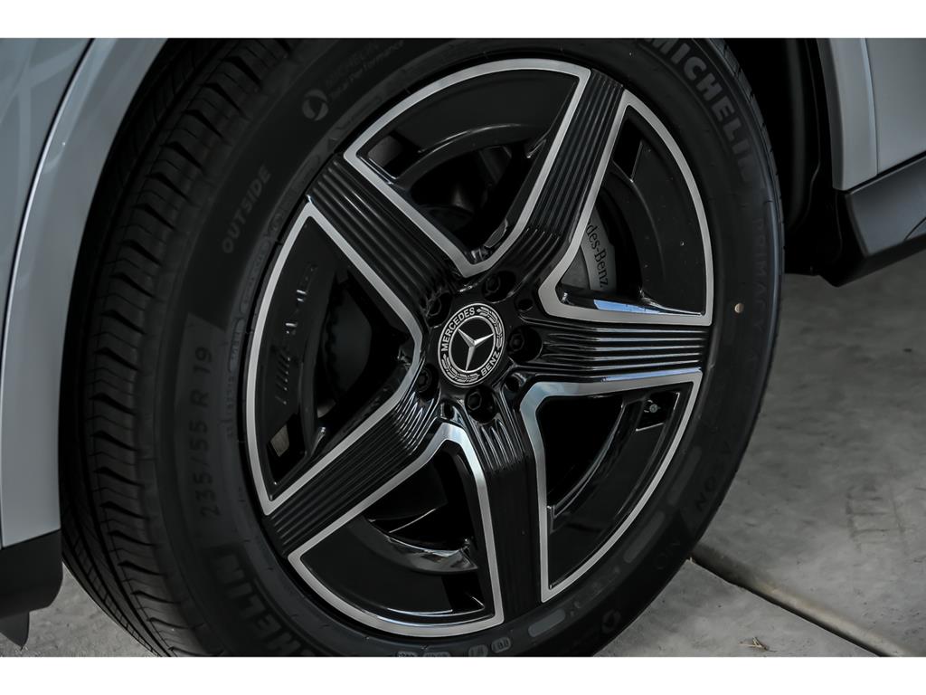 2026 Mercedes Benz GLC 300 4MATIC photo 3