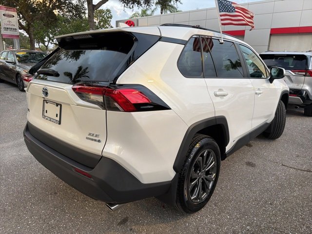 2023 Toyota RAV4 XLE Premium photo 4