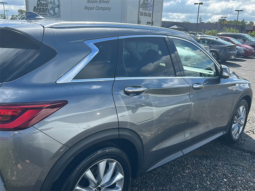 2022 Infiniti QX50 Essential photo 5
