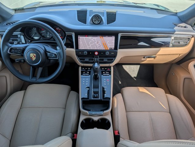 2024 Porsche Macan T photo 6