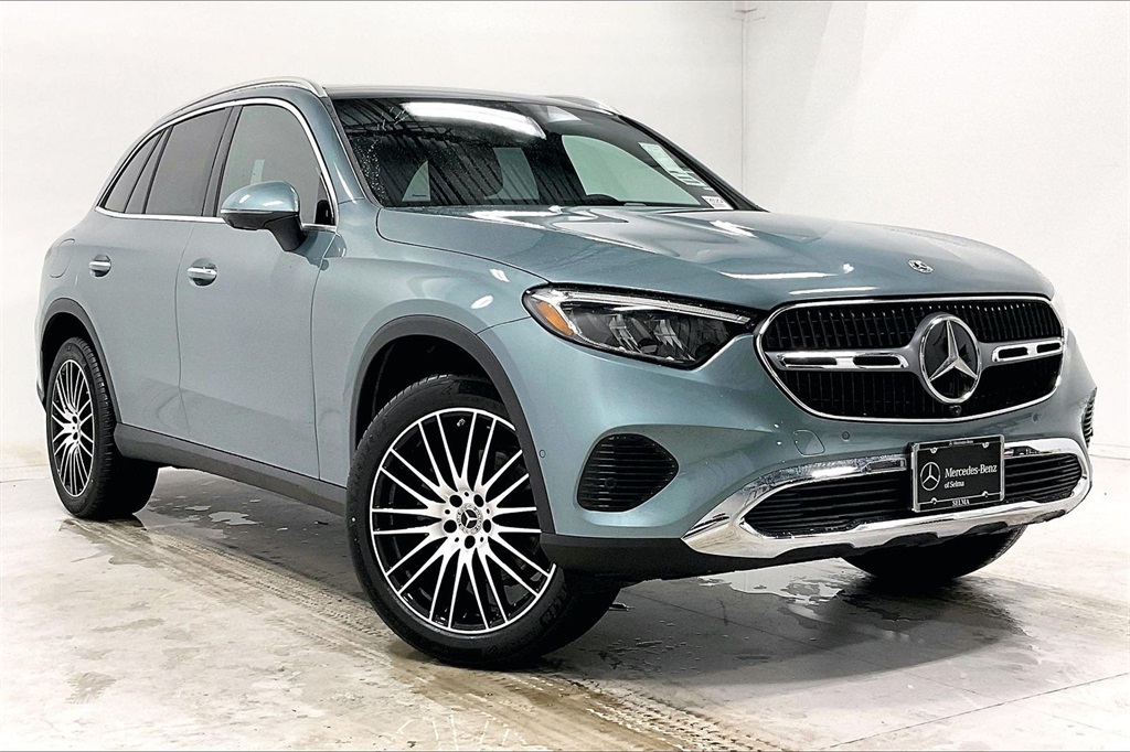 2026 Mercedes-Benz GLC Base's photo