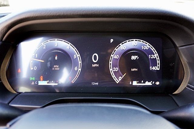 New 2024 Bright White Clear-Coat Exterior Paint Jeep Laredo image 37