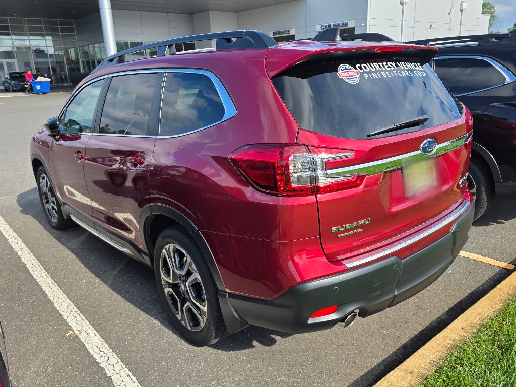 2025 Subaru Ascent Limited photo 4