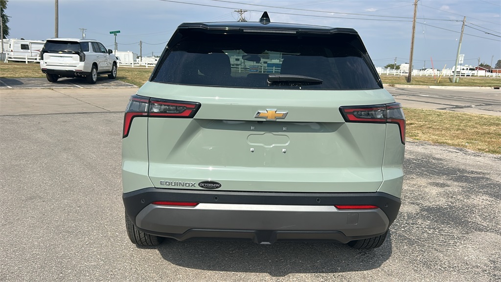 2026 Chevrolet Equinox LT photo 4