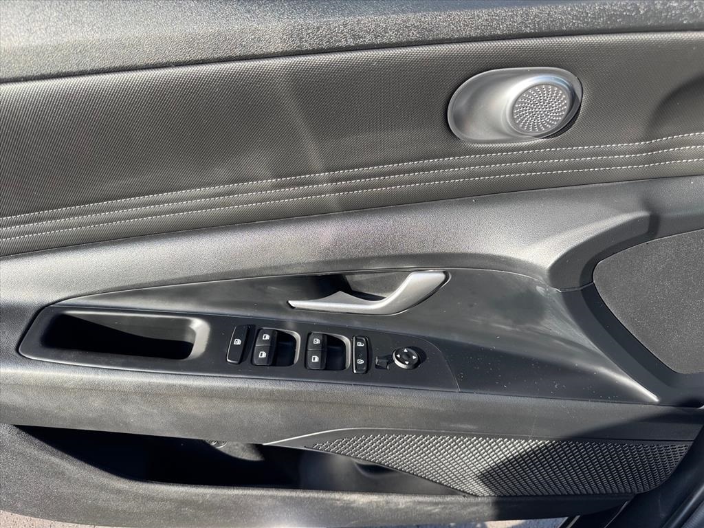 2021 Hyundai Elantra SEL Convenience photo 15