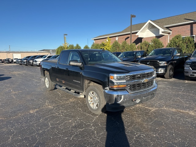 2016 Chevrolet Silverado 1500 LT1 photo 2