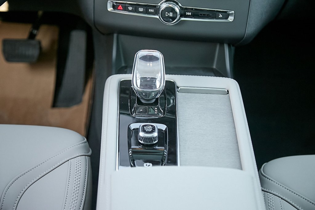 2026 VOLVO XC90 - Image 28