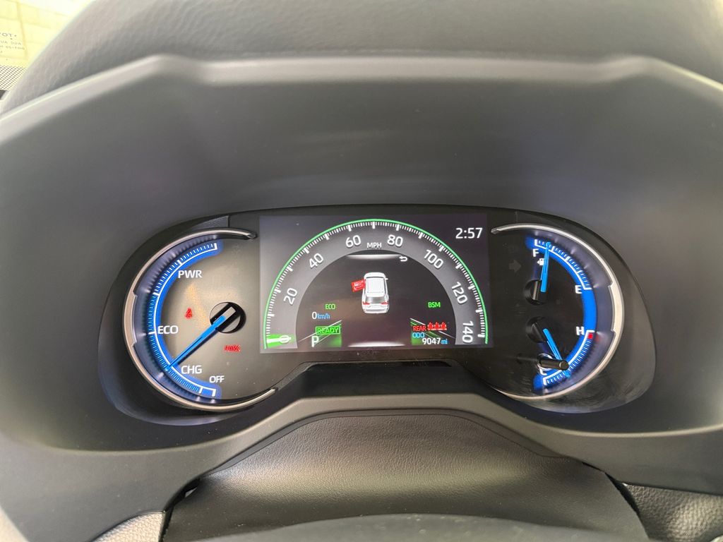 2024 Toyota RAV4 Hybrid XLE photo 8