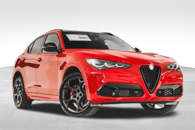 2025 Alfa Romeo Stelvio Special Edition's photo
