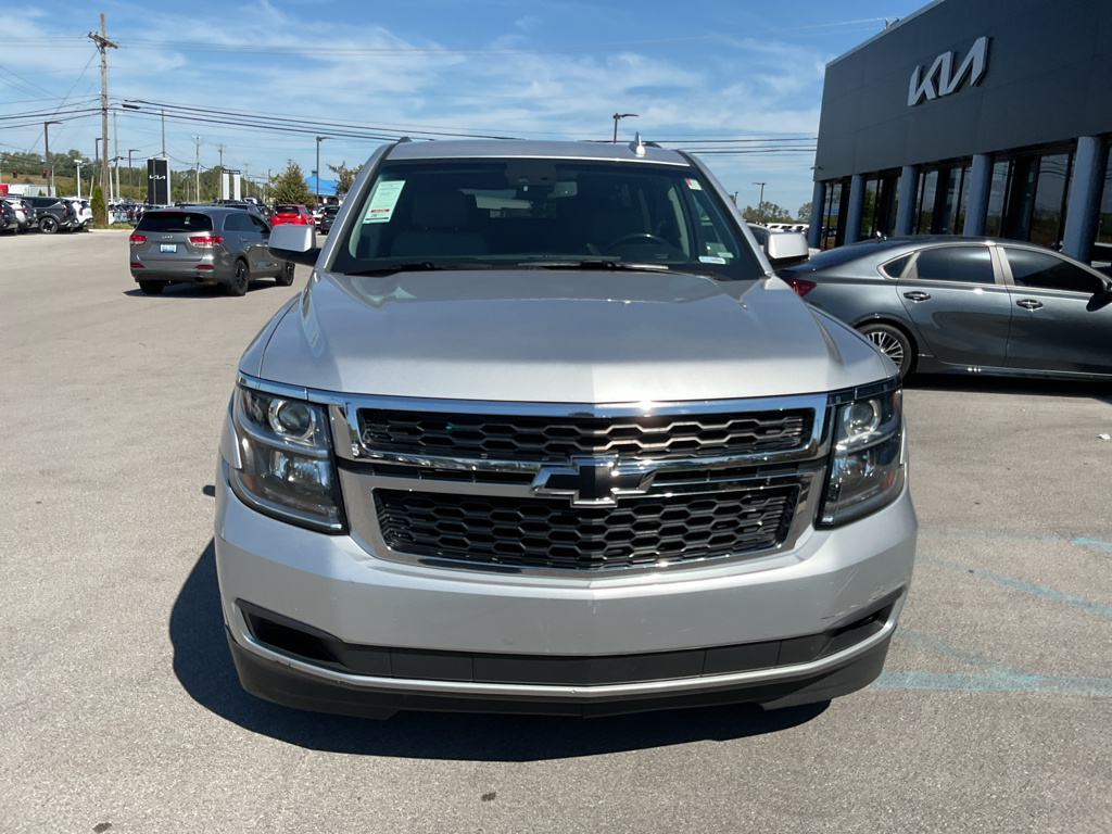 2018 Chevrolet Suburban 1500 LT photo 2