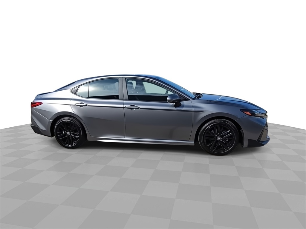 2025 Toyota Camry SE photo 4