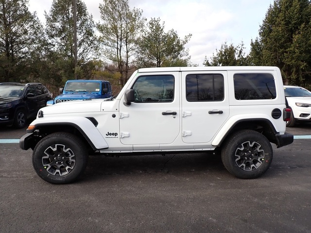2025 Jeep Wrangler Sahara photo 2