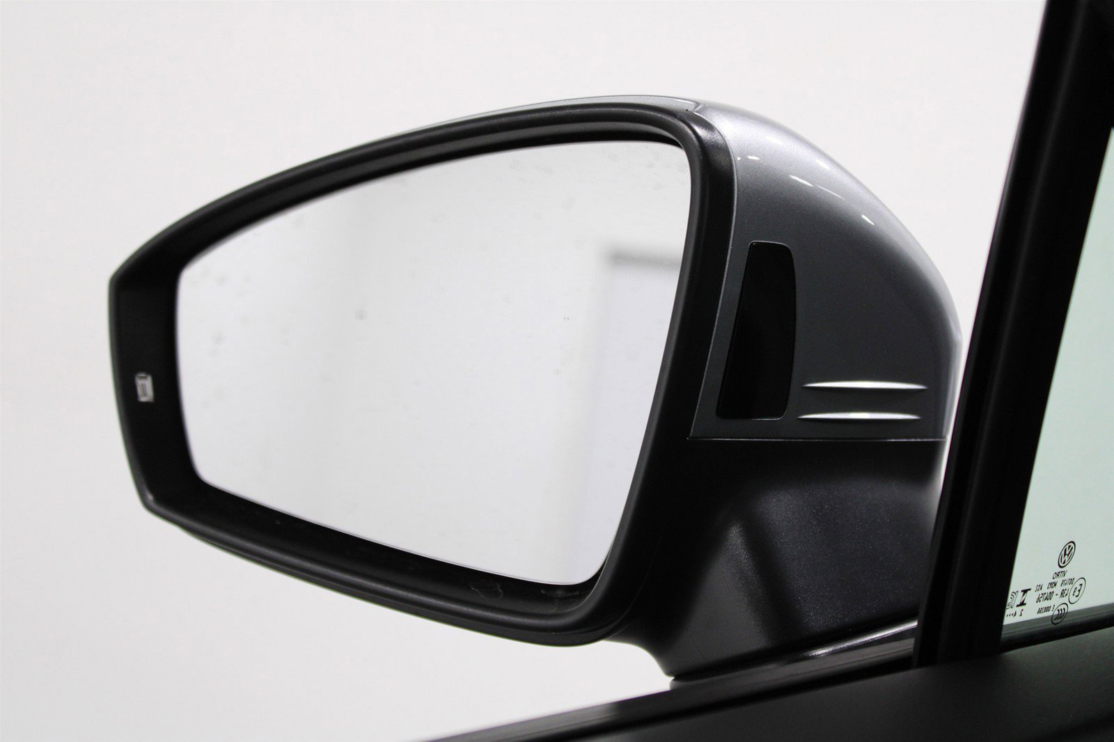 2024 Volkswagen Tiguan Wolfsburg Edition photo 16