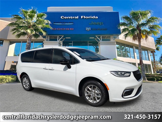 2026 Chrysler Pacifica Select's photo