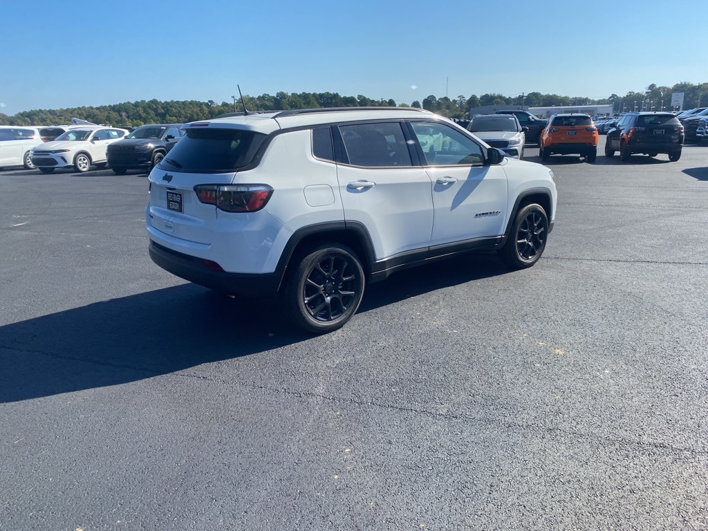 2026 Jeep Compass Latitude Altitude photo 3