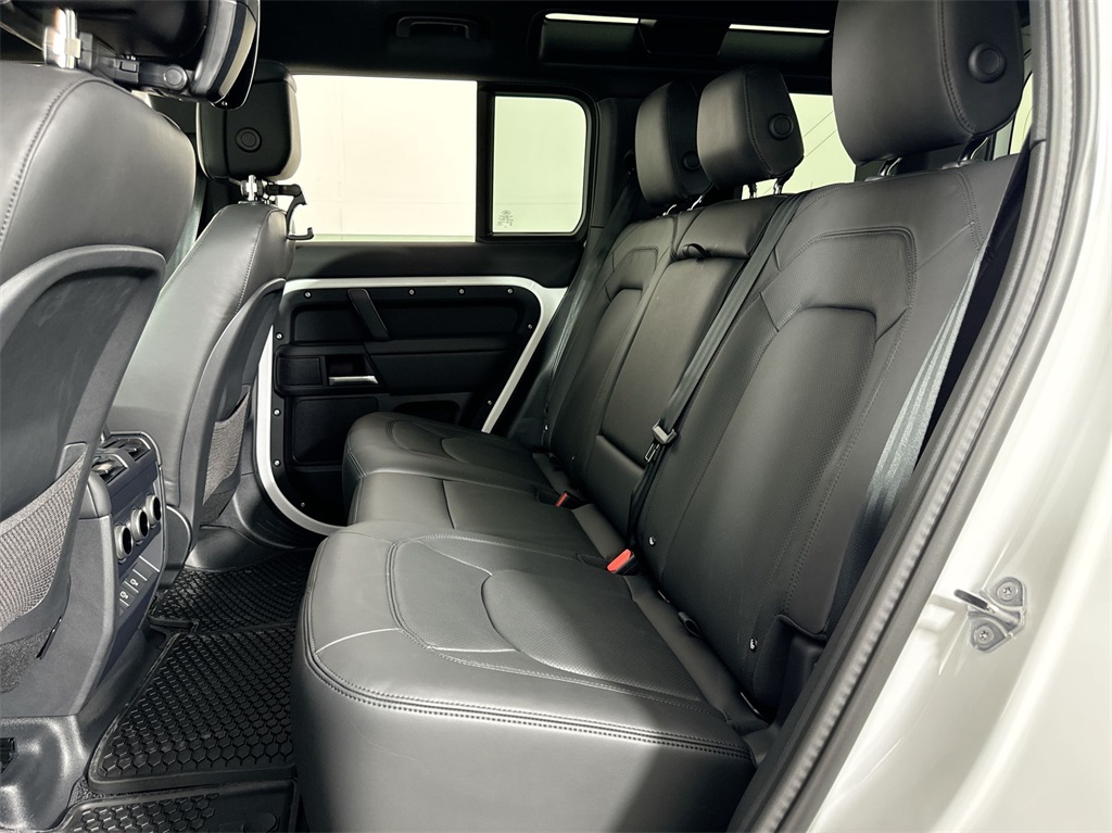 2025 Land Rover Defender 110 X-Dynamic SE photo 20