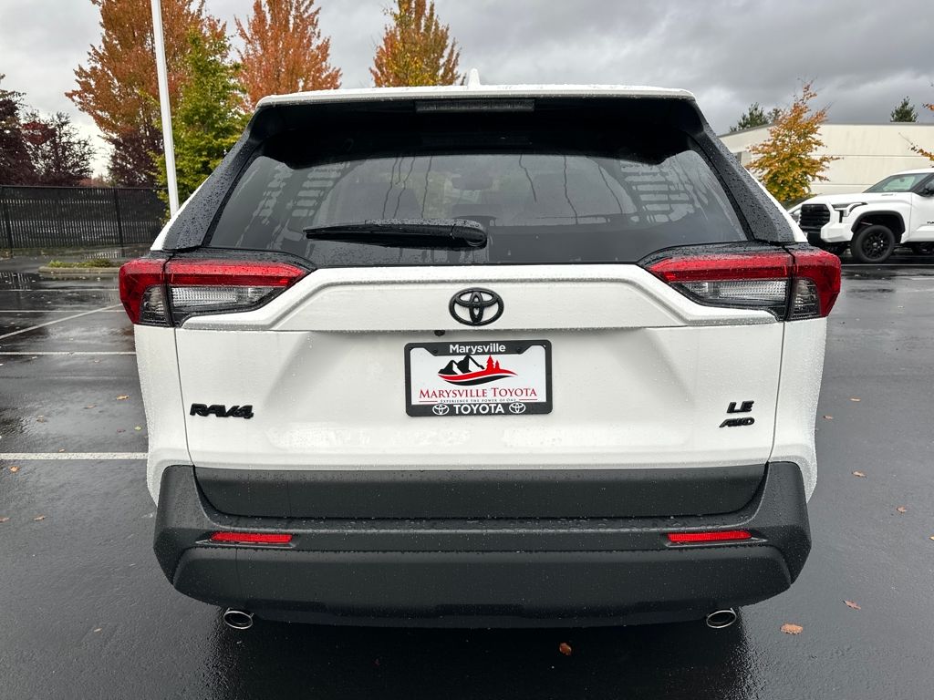2025 Toyota RAV4 LE photo 4