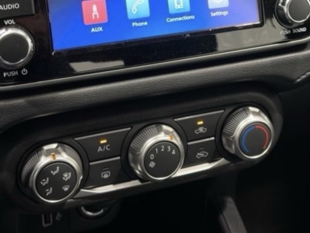 2025 Nissan Versa S photo 13