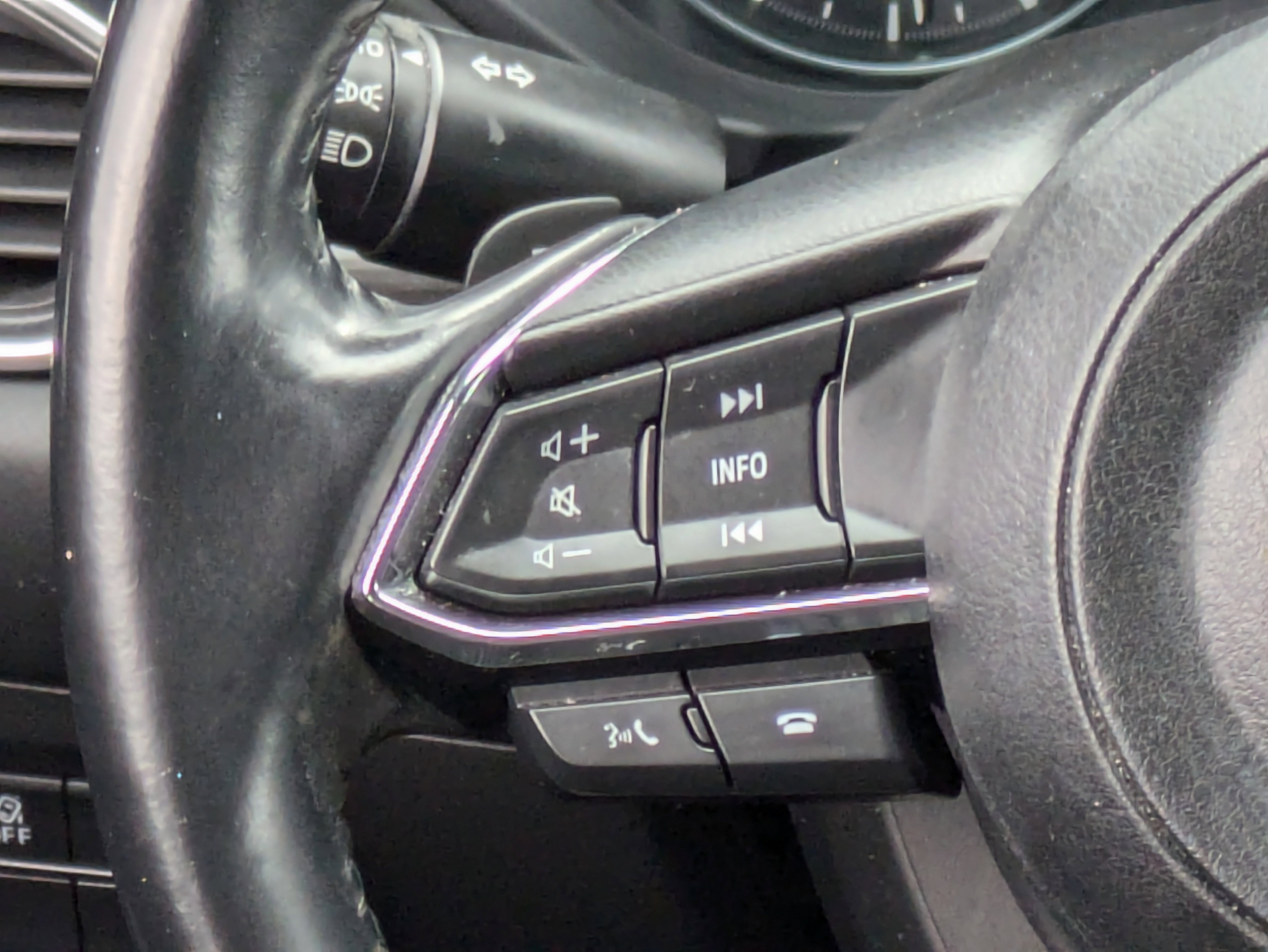 2022 Mazda CX-5 2.5 Premium Plus photo 3