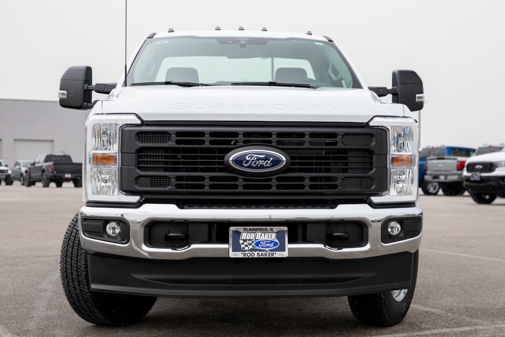 2025 Ford F-250 XL photo 2