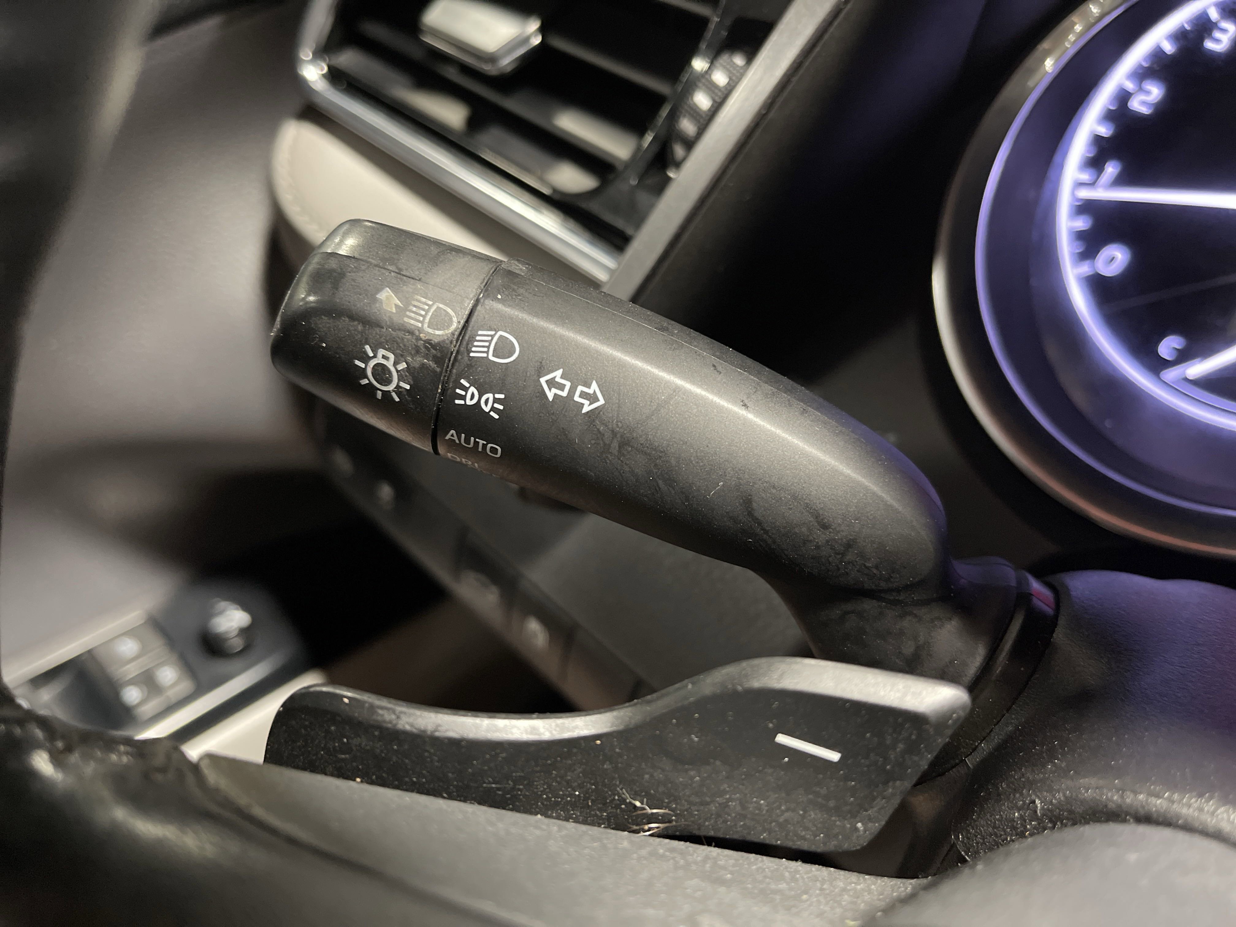 2018 Toyota Camry SE photo 10