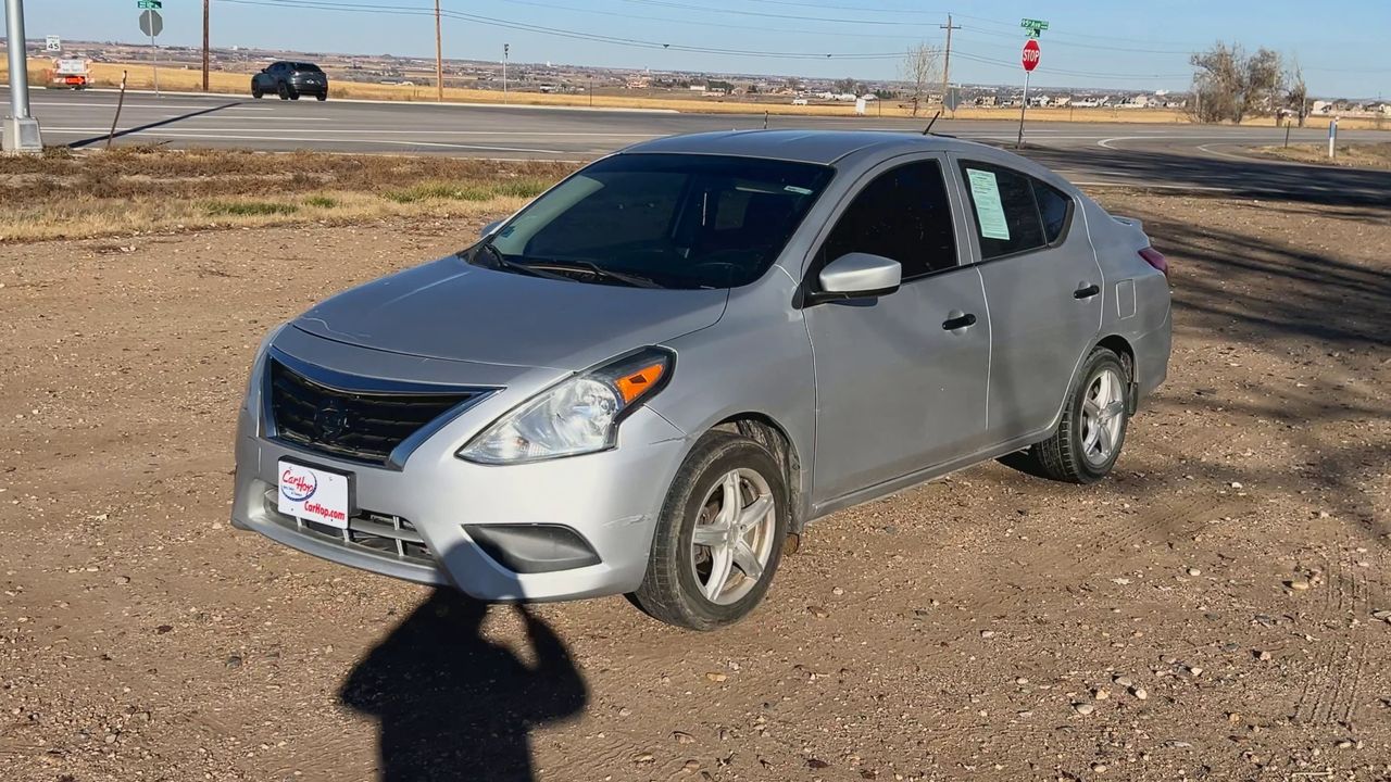 2016 Nissan Versa 1.6 SL photo 3