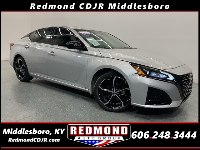 2024 Nissan Altima SR's photo