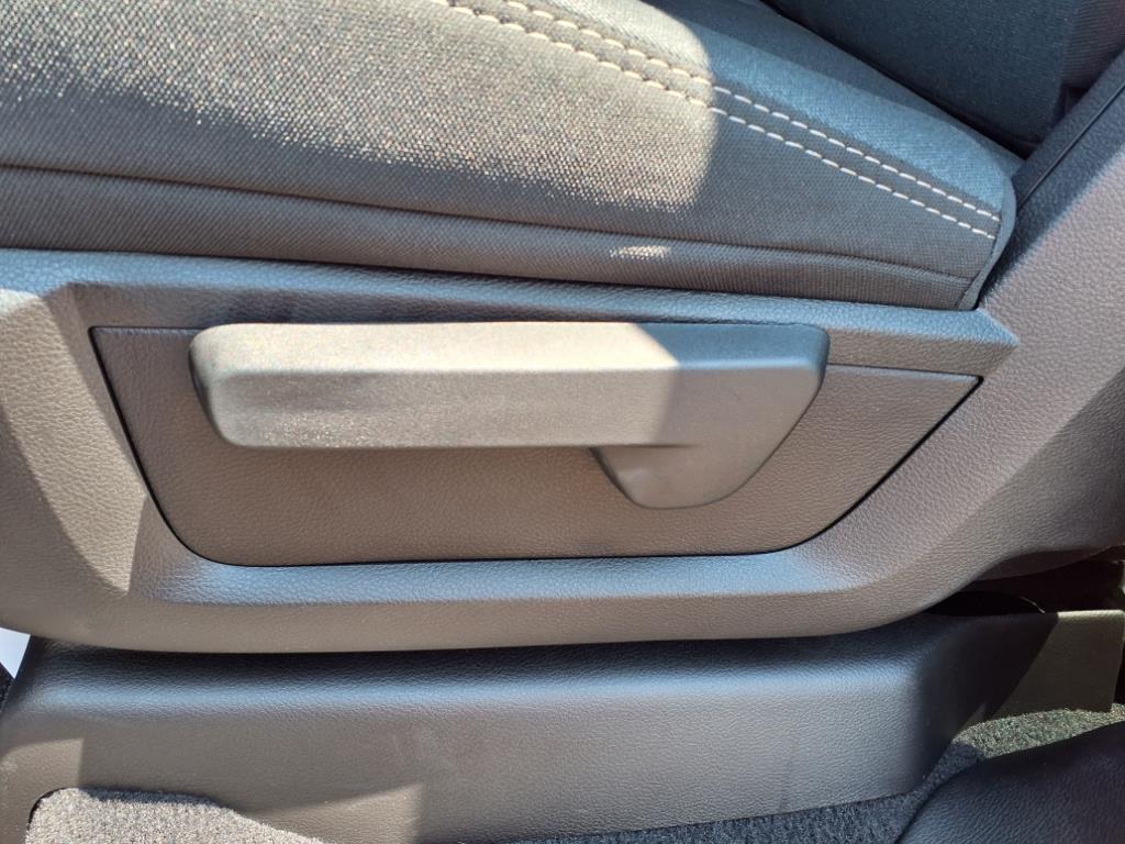 2025 Ram 2500 Tradesman photo 4
