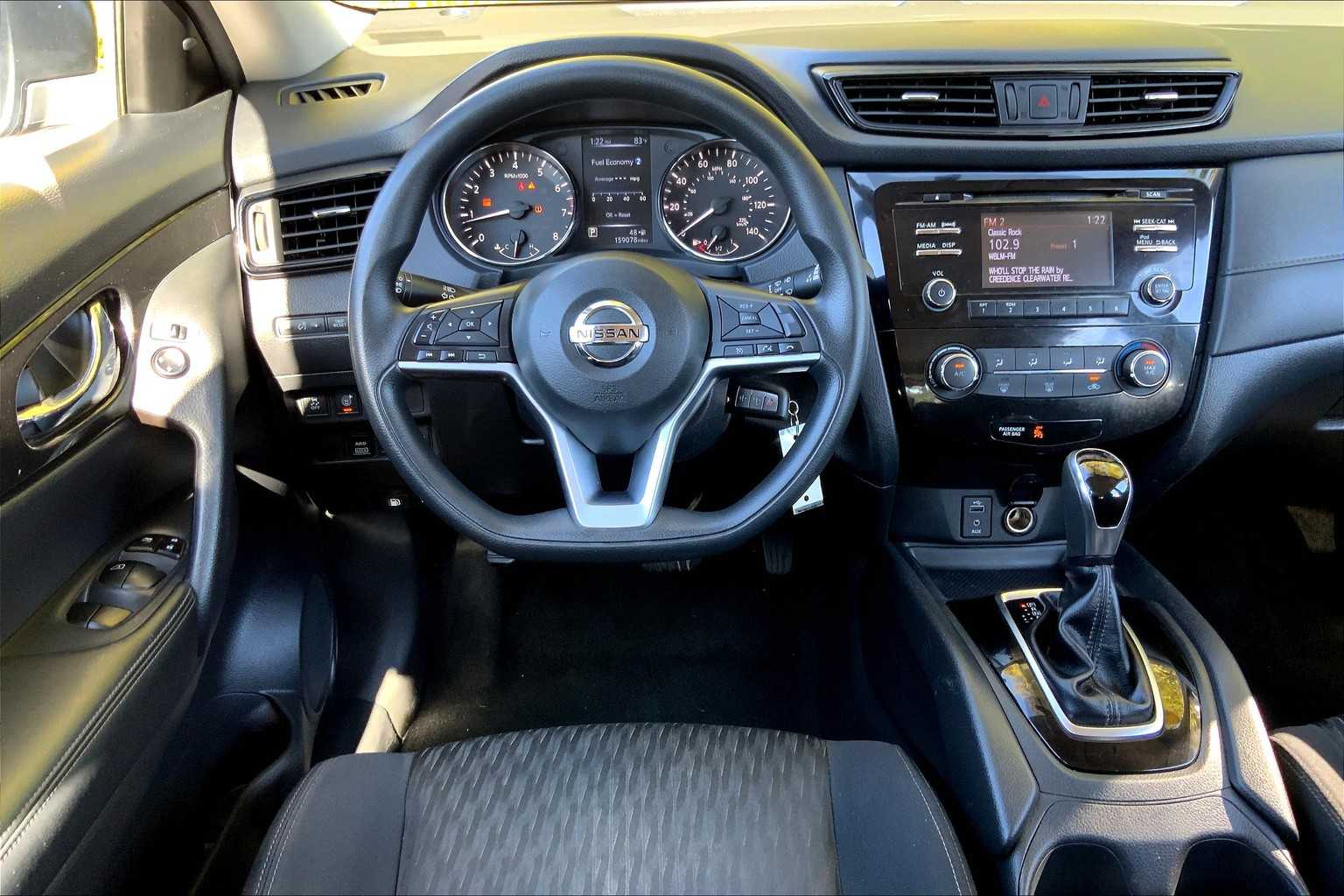 2017 Nissan Rogue S photo 5