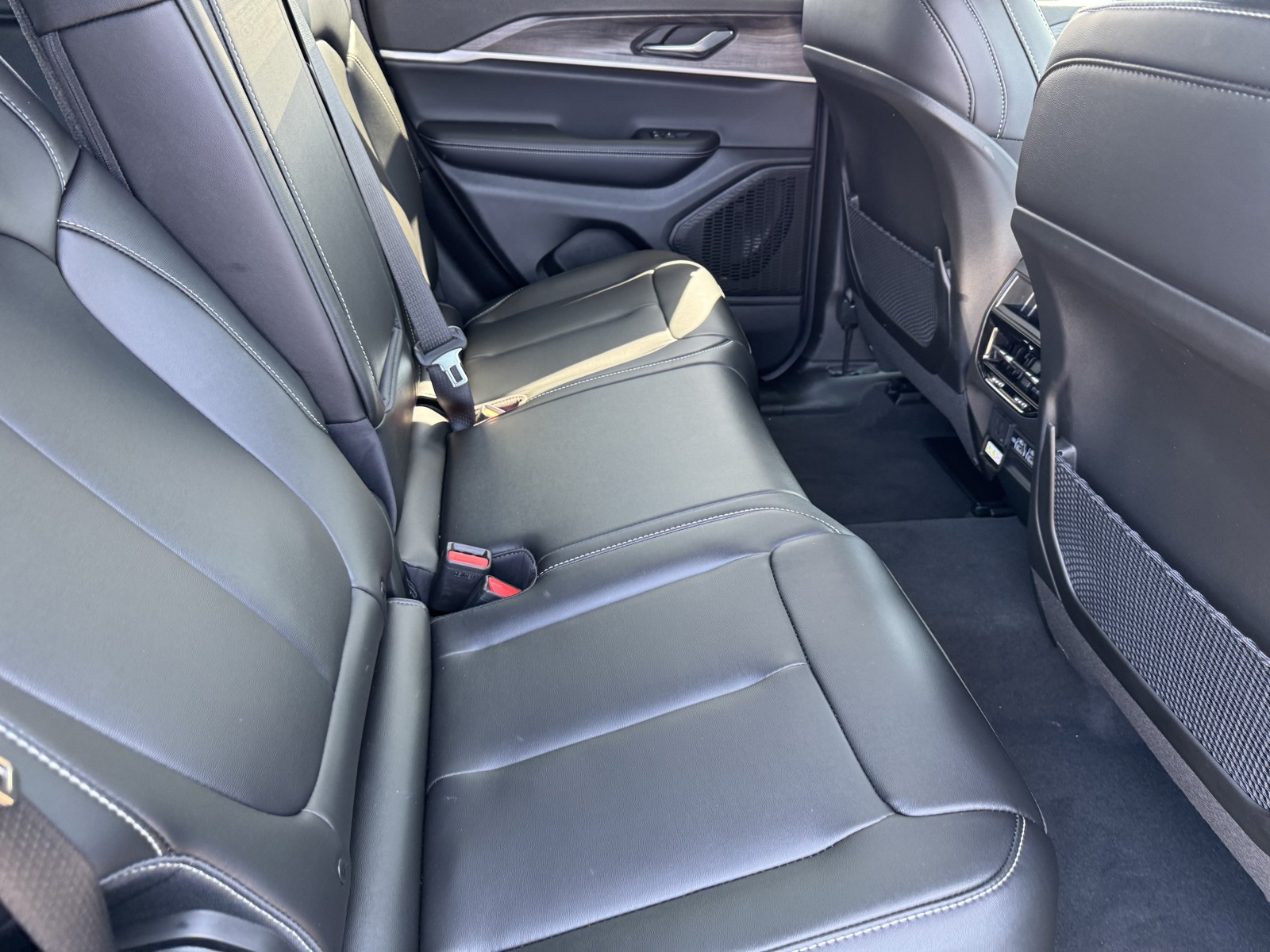 2025 Jeep Grand Cherokee Limited photo 10