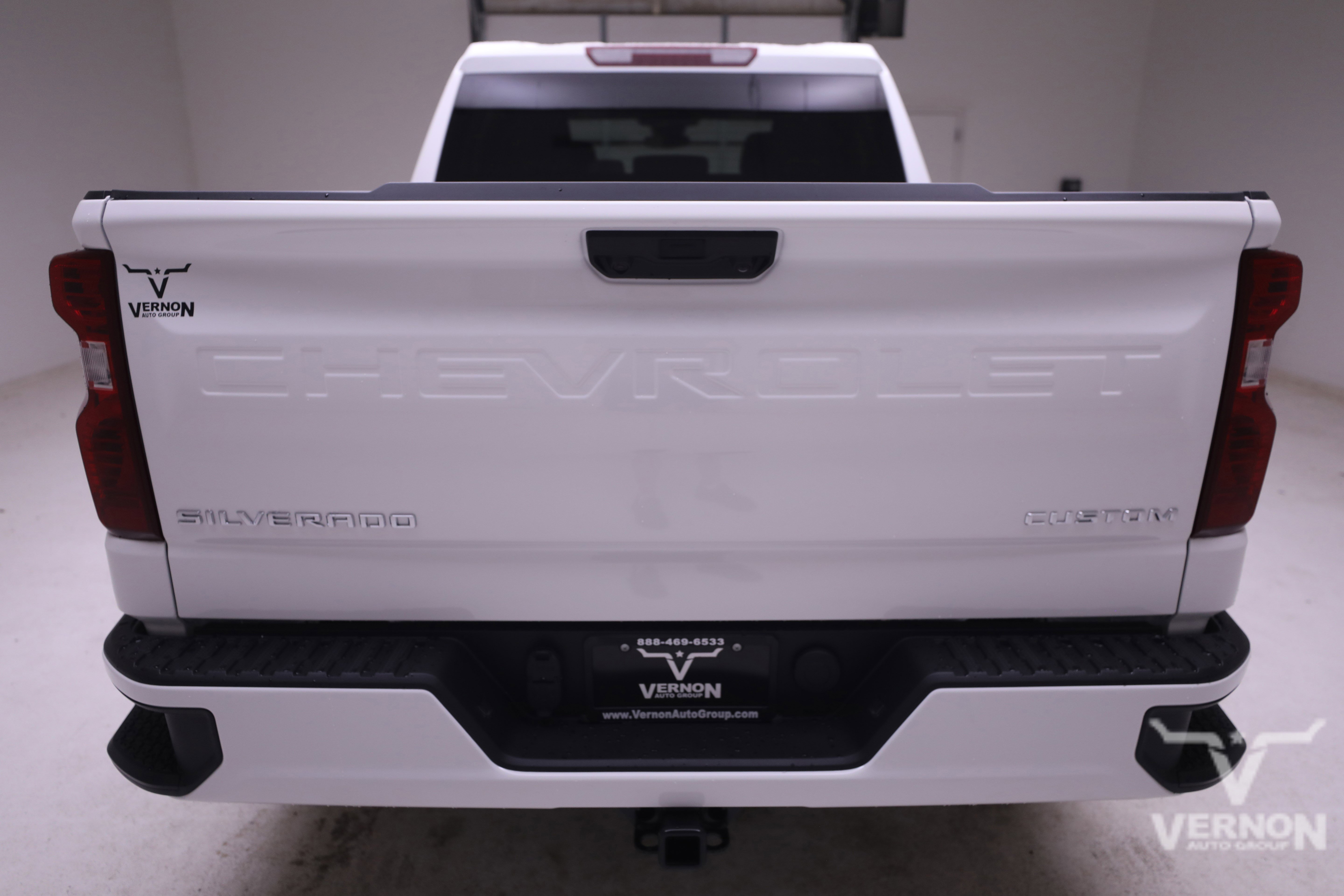 2026 Chevrolet Silverado 1500 Custom photo 3