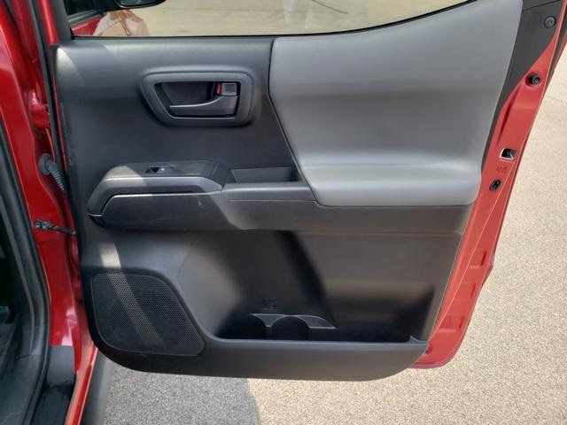 2022 Toyota Tacoma SR 4x4 Double Cab photo 15