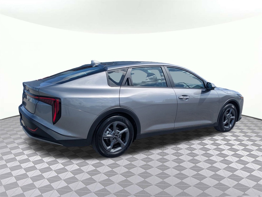 2025 Kia K4 LXS photo 3