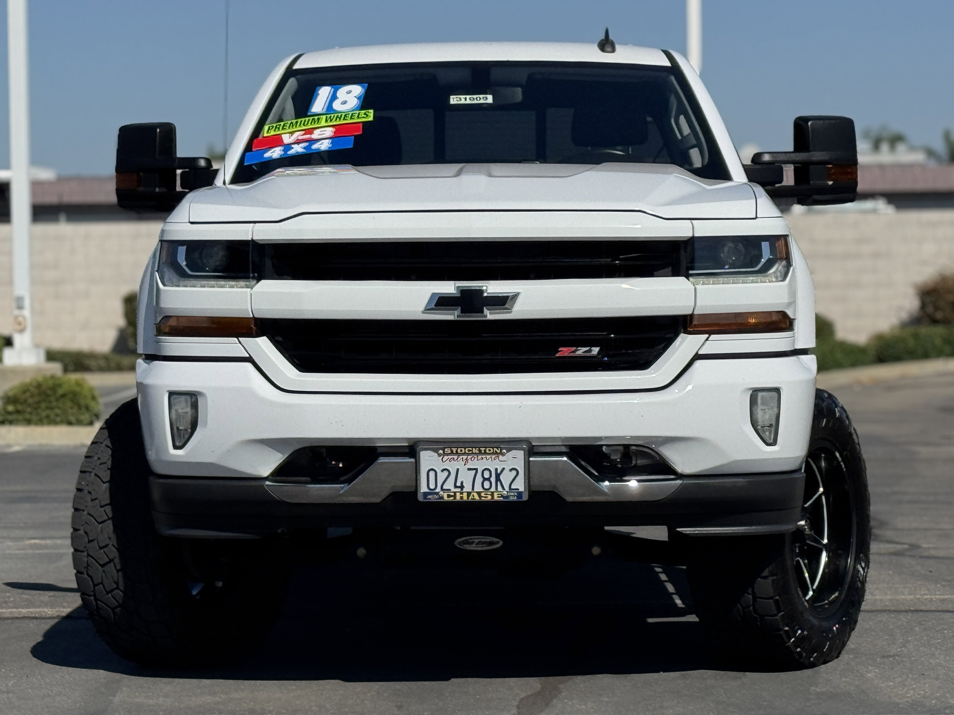 2018 Chevrolet Silverado 1500 LT photo 2