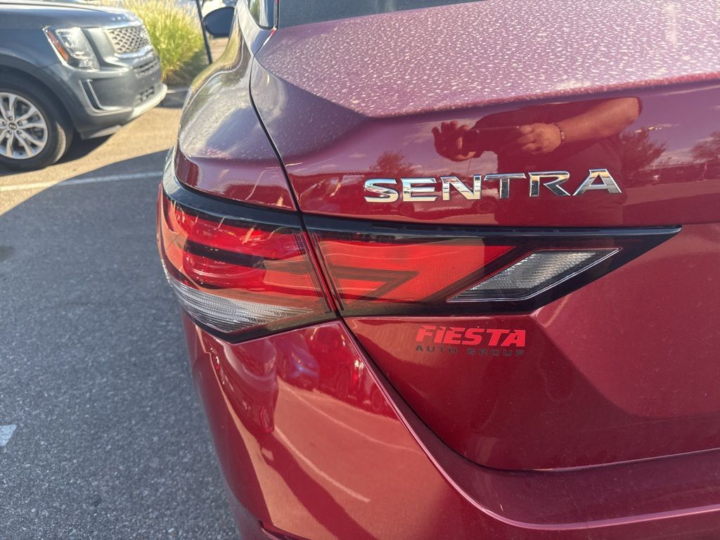 2023 Nissan Sentra SV photo 18