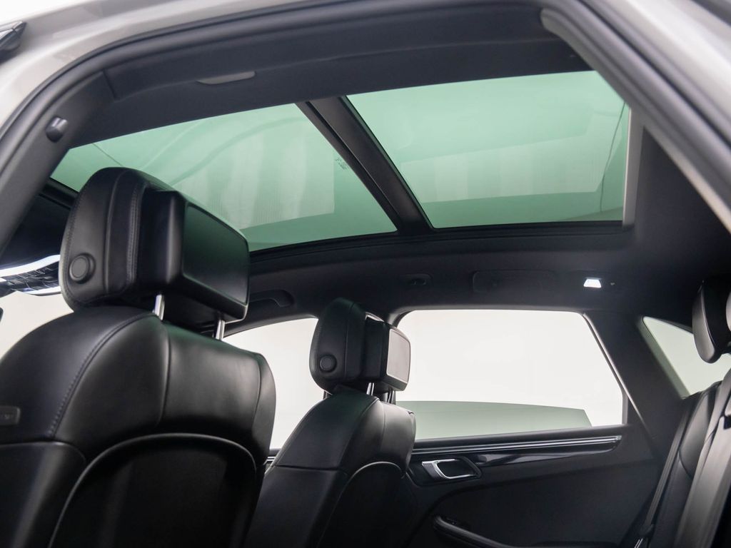 2022 Porsche Macan S photo 15