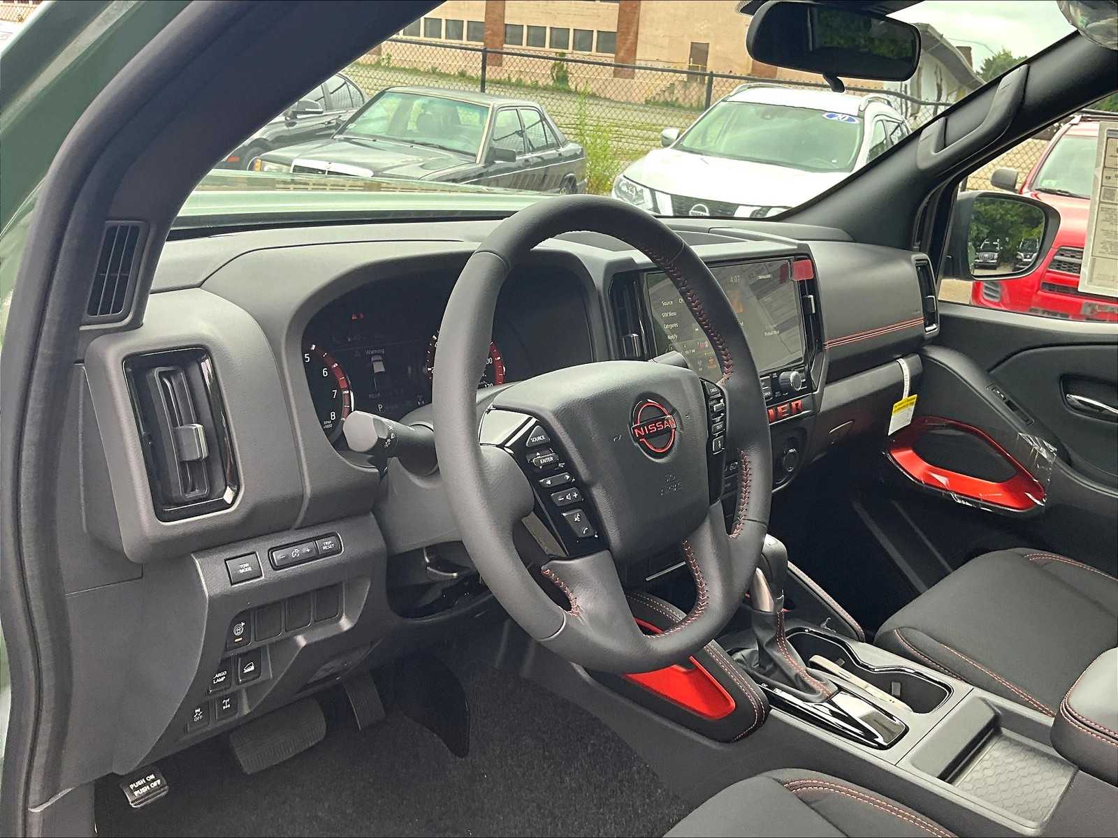 2025 Nissan Frontier PRO-4X - Photo 8