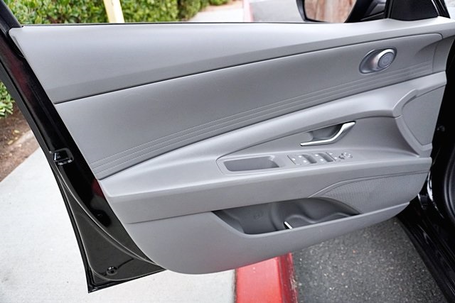 2024 Hyundai Elantra SEL photo 20