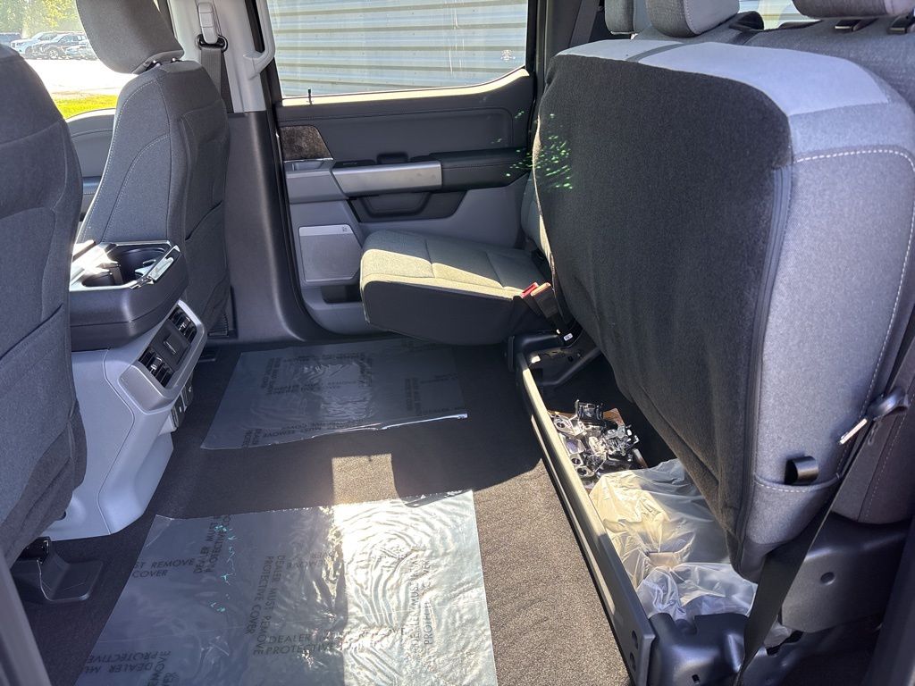 2024 Ford F-150 Lightning photo 26