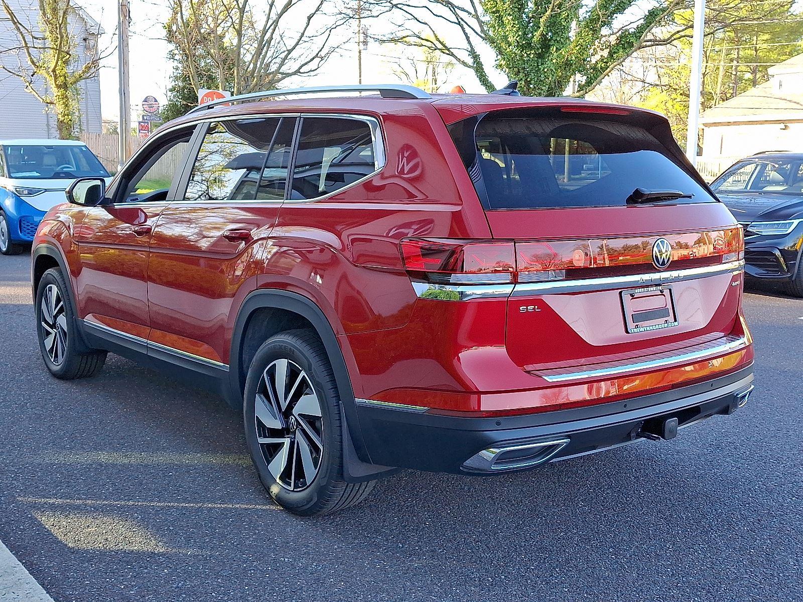 2025 Volkswagen Atlas SEL photo 4